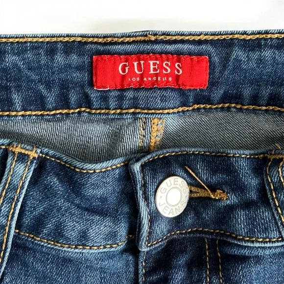 Women's GUESS Distressed Blue Jeans Grommet Eyelet Cropped Low-Mid Rise Size 27 - Picture 5 of 9